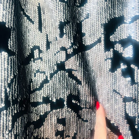 Forever 21 Monochrome Sequin Top - Picture 3 of 7